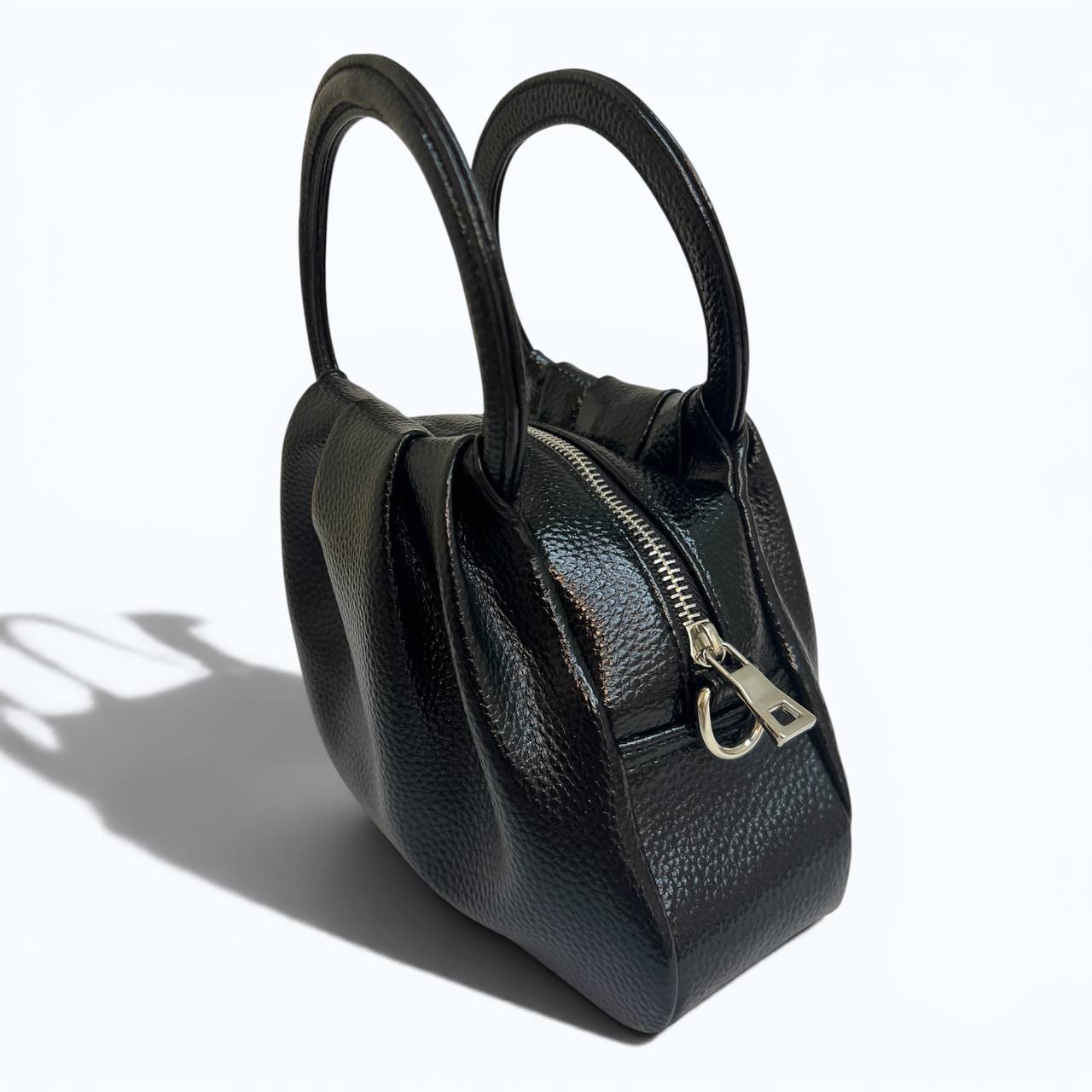 Glow bag in black