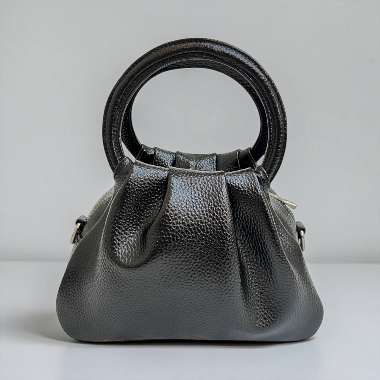 Glow bag in black